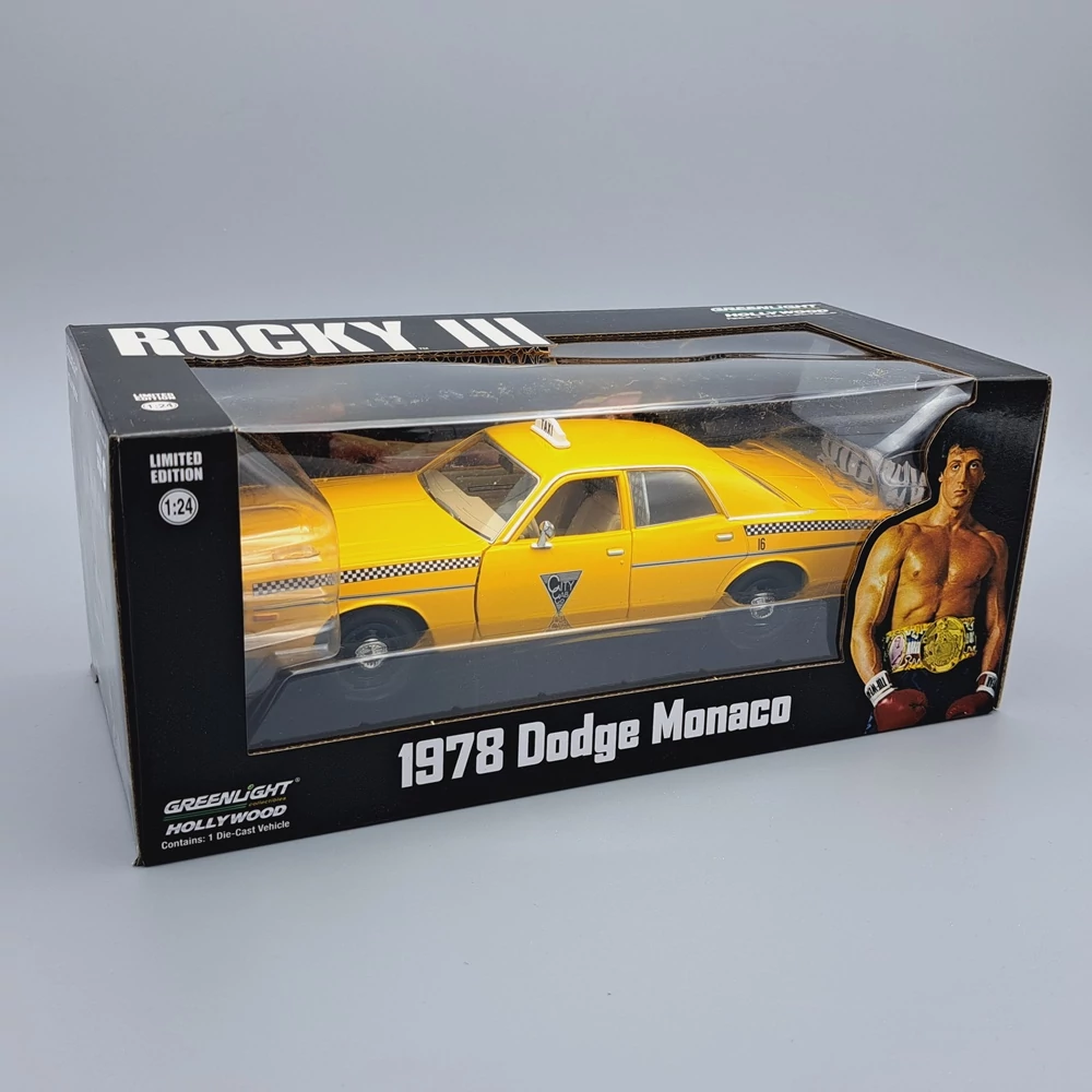 Dodge Monaco Taxi egy 1:24 fém modell autó méretarányos kivitelben.