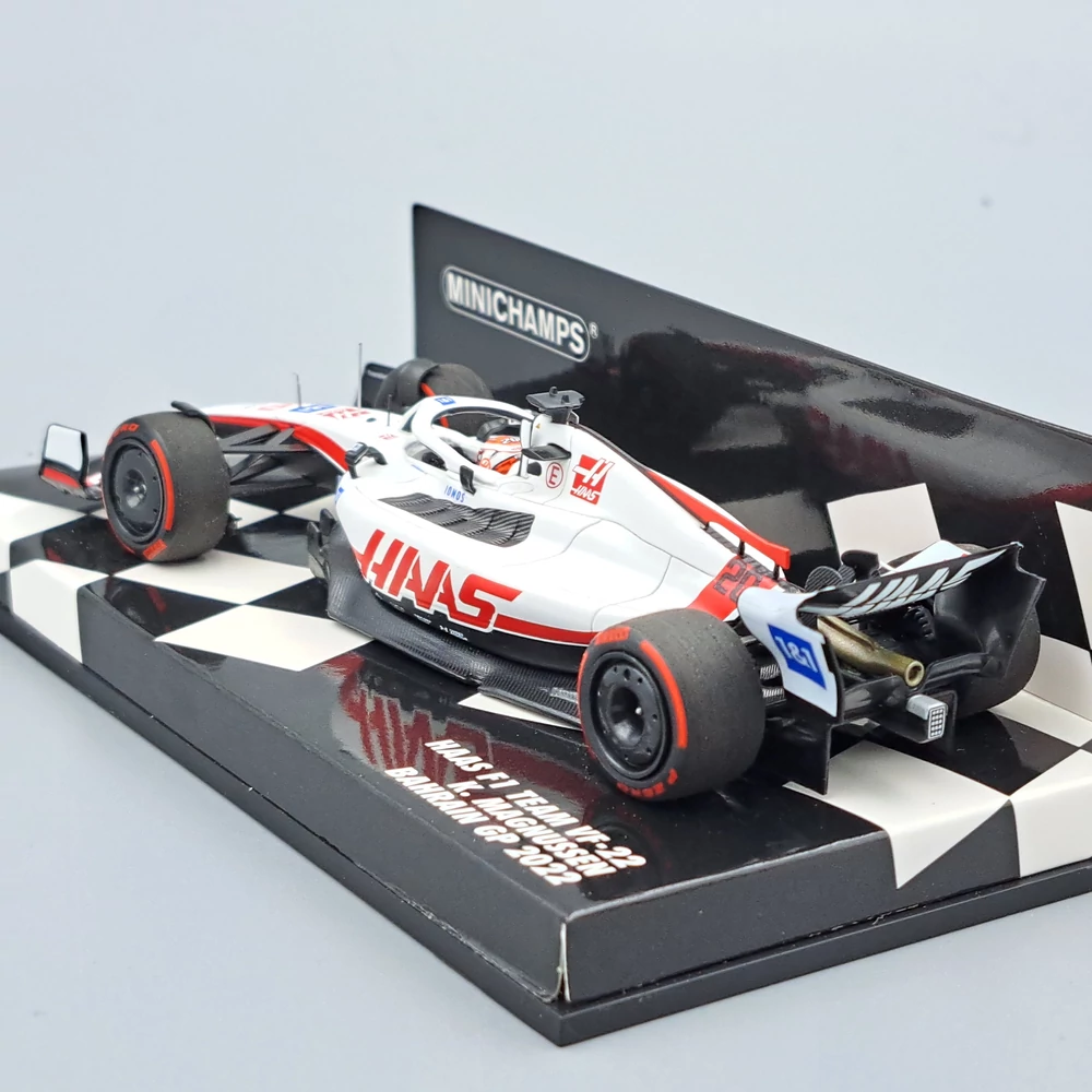 Haas F1 Team VF-22 fém modell autó 1:43-as méretben