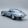 Jaguar E-Type Coupe 1961 1:18 Burago fém autó modell