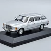 Mercedes E-class 230 TE 1:43 ezüst Maxichamps retró autó modell