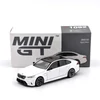 BMW M5 fehér 1:64 Mini GT modell 1092