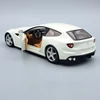 Ferrari FF (Ferrari Four) 2011 1:24 Bburago autómodell