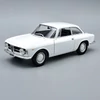 Alfa Romeo Giulia GT 1300 1966 1:24 Leo-models fém autó-modell