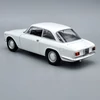 Alfa Romeo Giulia GT 1300 1966 1:24 Leo-models fém autó-modell