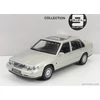 Volvo 960 1996 1:18 Triple9 modellautó