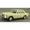 Mercedes 200D (W115) 1:24 Modellautó