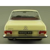 Mercedes 200D (W115) 1:24 Retróautó