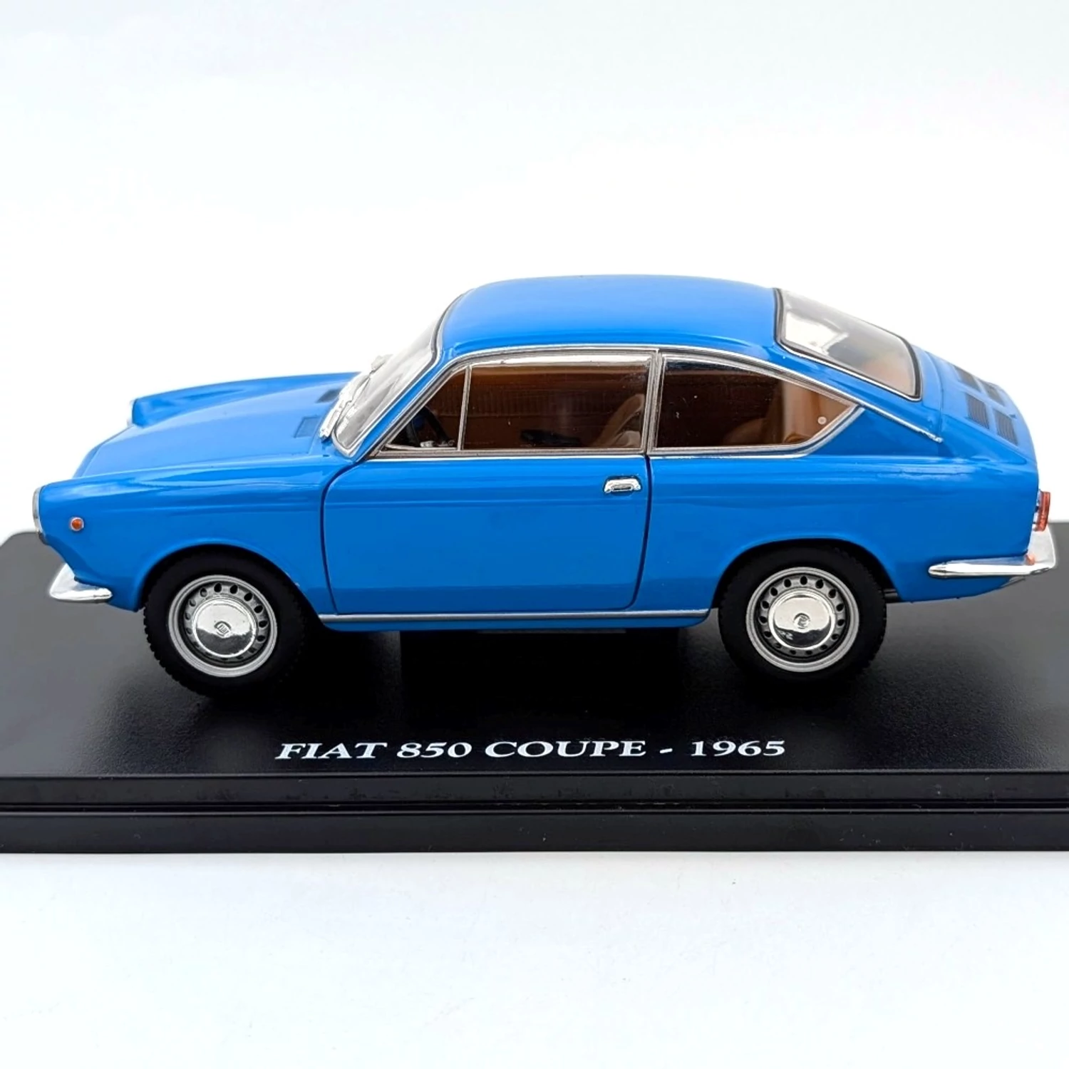 Progetto K Fiat 850 Coupe 1965 ミニカー　ブルー 1:24 Modellautó Részletgazdag Kivitelben | huni.hu