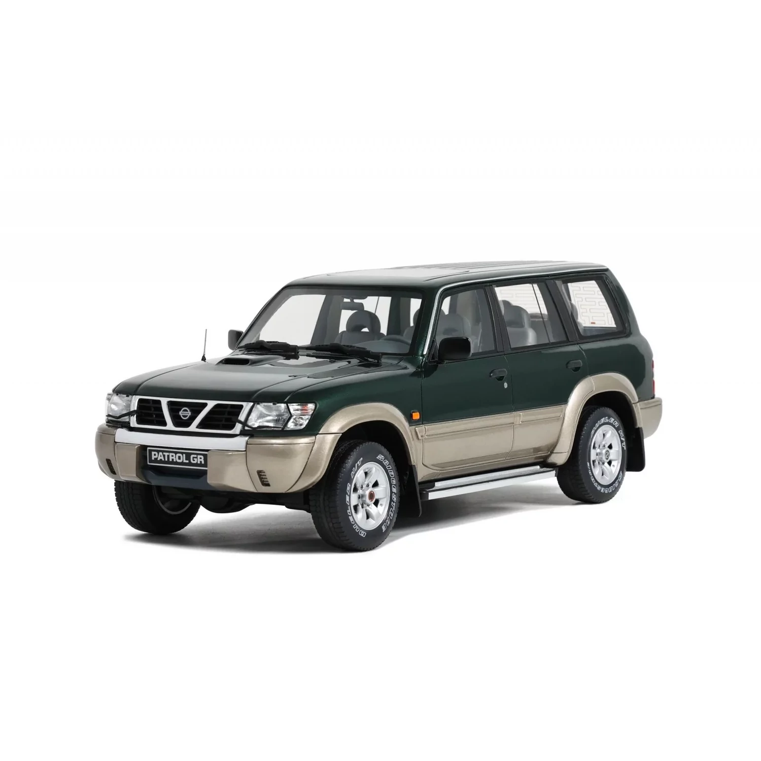 Nissan Patrol GR Y61 1998 egy 1:18 fém modell autó méretarányos Nissan Patrol GR Y61 1998 egy 1:18 fém modell autó méretarányos