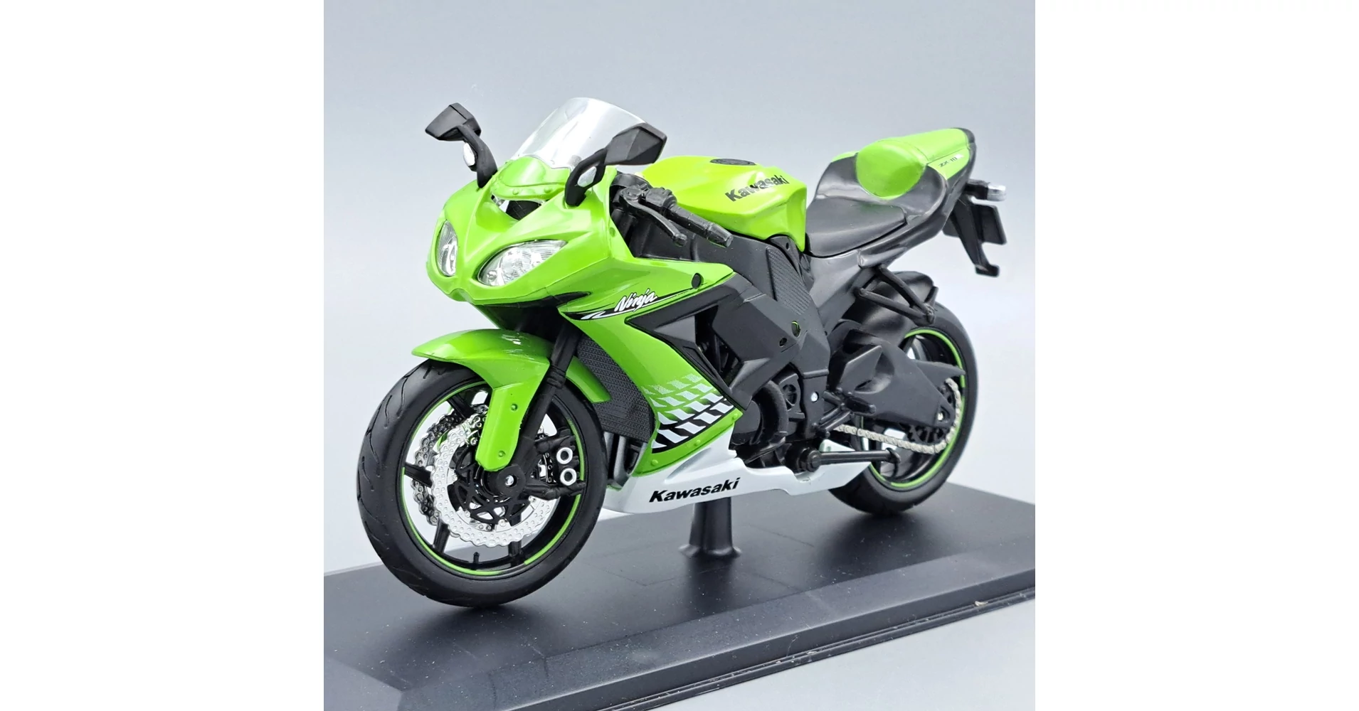 Kawasaki Ninja ZX-10R 1:12 Maisto motor - Játék és Ajándék