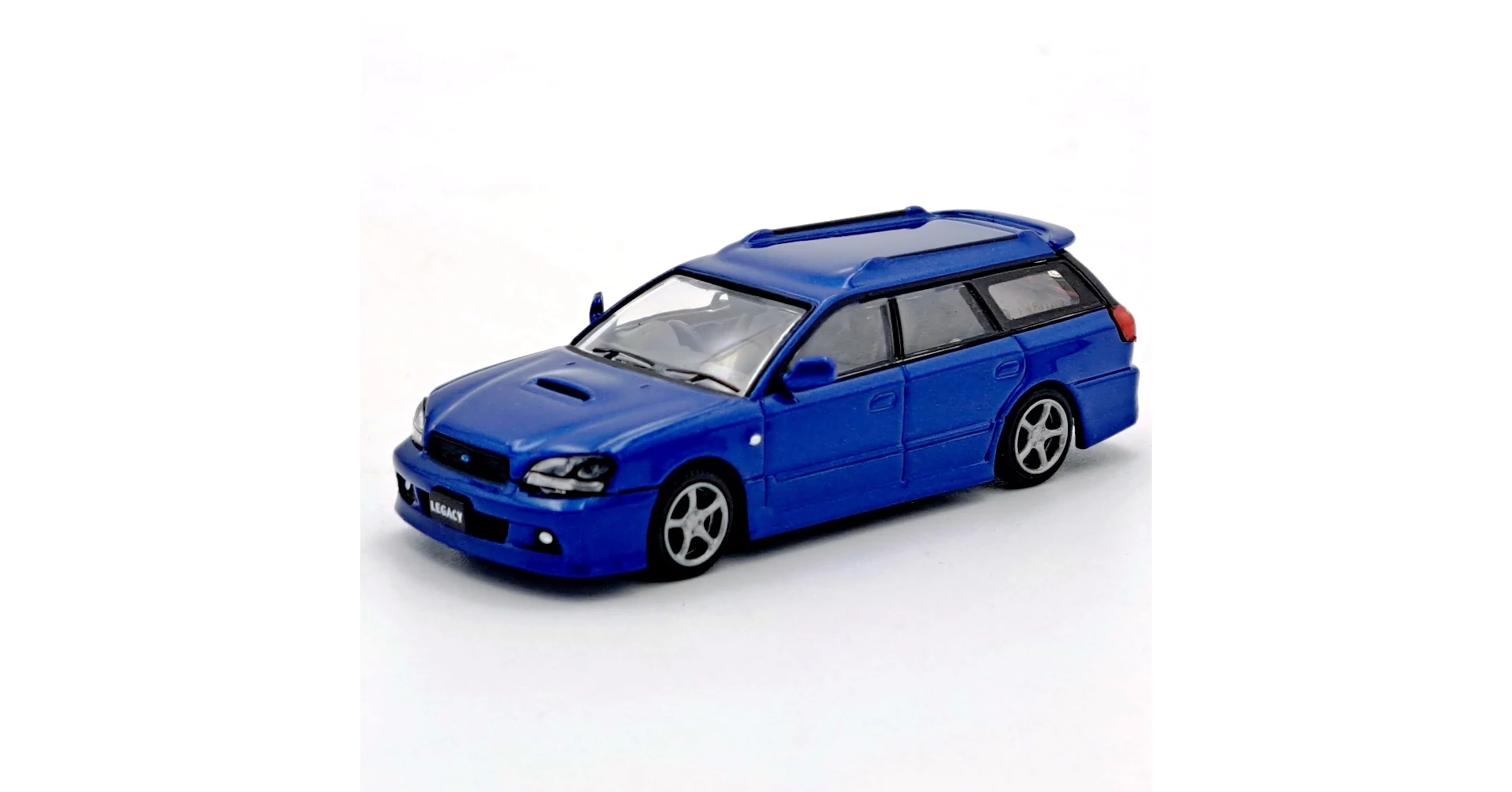 Subaru Impreza modell autó 1:64 méretarányos kivitelben