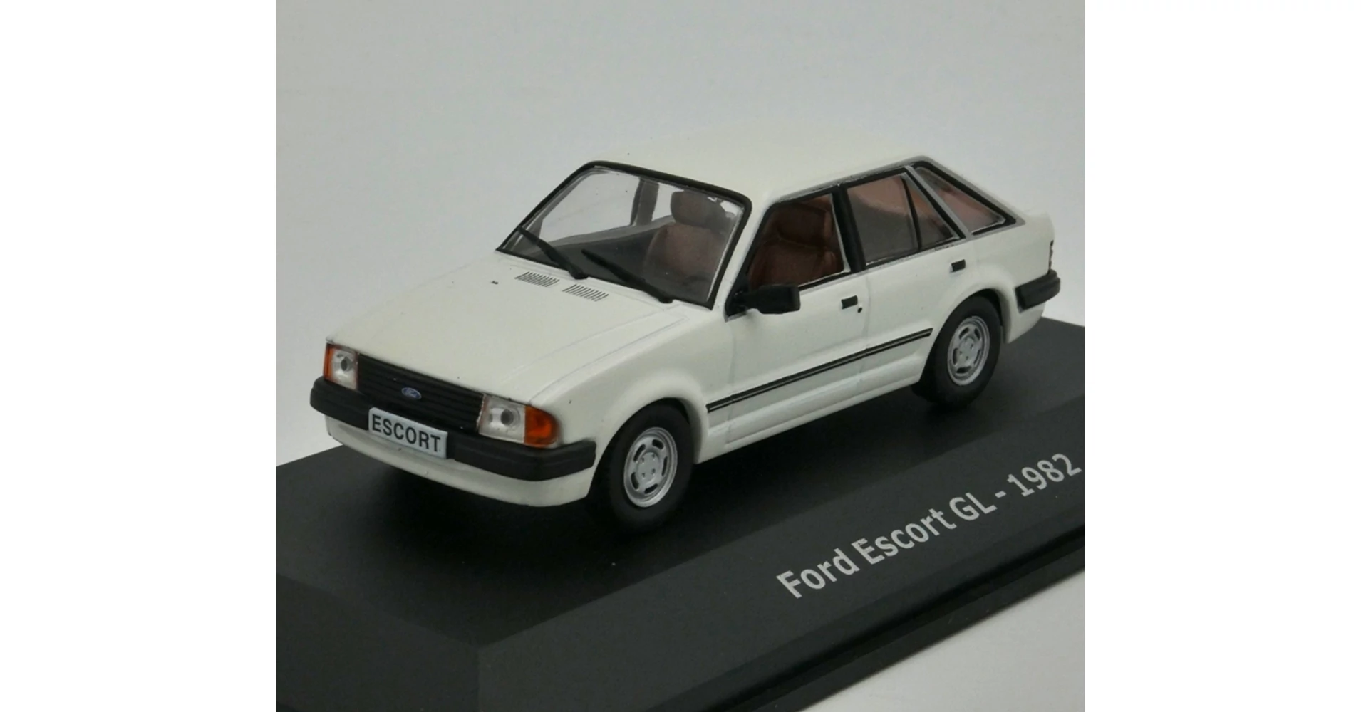 OPO 10 - Auto In Miniatura 1/43 - Ford Escort GL 1988 - Modellino Da Collezione - AQV53