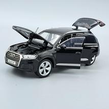 Audi Q7 1:32 fekete Tayumo autó modell