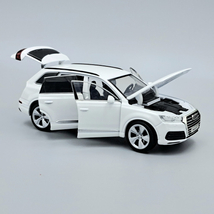 Audi Q7 1:32 fehér Tayumo autó modell