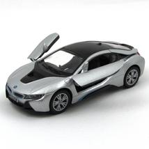 BMW i8 kisautó