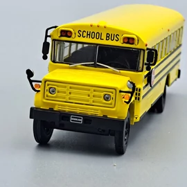 GMC School Busz 1:72 fémautó