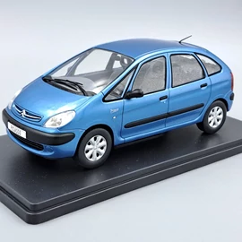 Citroen Xsara Picasso 1:24 WhiteBox fém autó modell