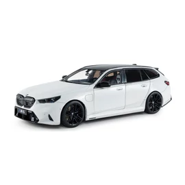 BMW M5 Touring 2024 fehér 1:18 Solido