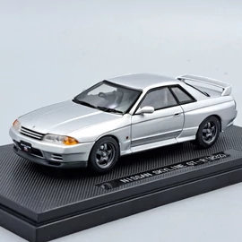 Nissan skyLine GT-R 1:43 1989 ezüst die cast modellautó