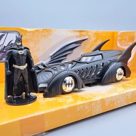 Batmobile &amp;quot;Batman Forever&amp;quot; 1995 1:24 játékautó