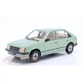 Opel Kadett D 1984 1:18 Triple9 modellautó
