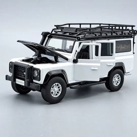 Land Rover Defender 110 1:32 Fehér fém autó modell