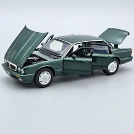 Jaguar XJ6 1:32 Tayumo zöld fémautó
