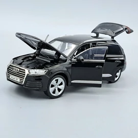 Audi Q7 1:32 fekete Tayumo autó modell
