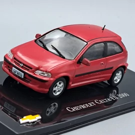 Chevroet Celta 1.0 2000 1:64 fém autómodell
