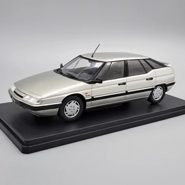 Citroen XM 1:24 WhiteBox fém autó modell