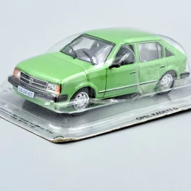 Opel Kadett D 1979-84 1:43 retró fém De Agostini modell autó