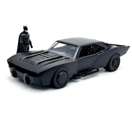 Batmobile Batman Figurával 2022 1:24 Modellautó