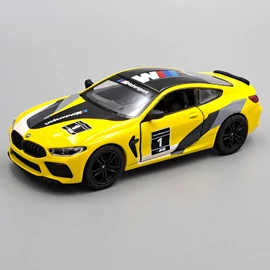 BMW M8 Competition Coupe mintás Kinsmart fém modell autó