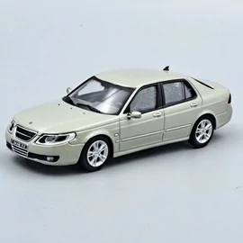 Saab 9-5 1:43 ezüst Cararama modellautó