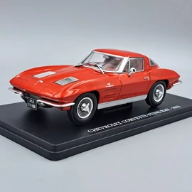 Chevrolet Corvette Stingray 1:24 retró Atlas autó modell