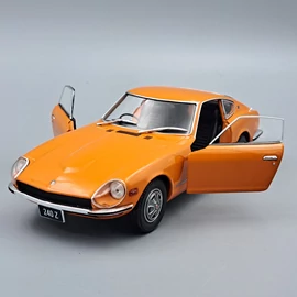 Datsun 240 Z 1:24 Whitebox modellautó