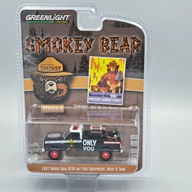 Dodge Ram D250 1987 1:64 Greenlight kisautó modell
