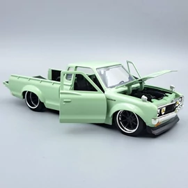 Datsun 620 Pickup 1972 1:24 Jada fém retró autómodell