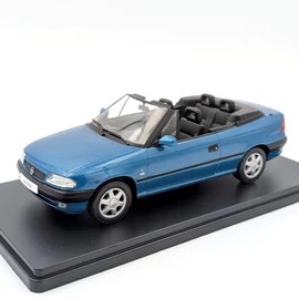 Opel Astra F Cabrio 1:24 White Box