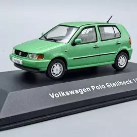Volkswagen Polo Steilheck 1994 1:43 fém modell autó