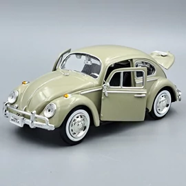 Volkswagen Beetle 1966 1:24 Motor Max retró modell autó