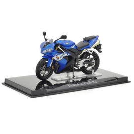 Yamaha YZF-R1 1:24 Motor 3