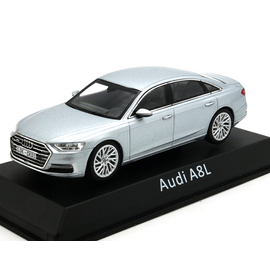 Audi A8L Silver 1:43 Modell Autó