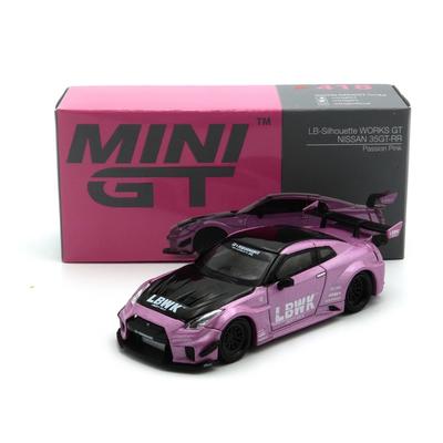 Nissan 35GT-RR 1:64 (MiniGT 418) Modell Autó
