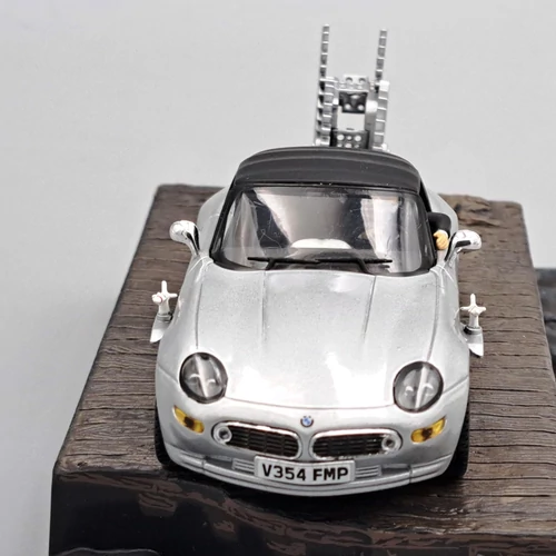 BMW Z8 1:43 James Bond-A világ nem elég modell autó