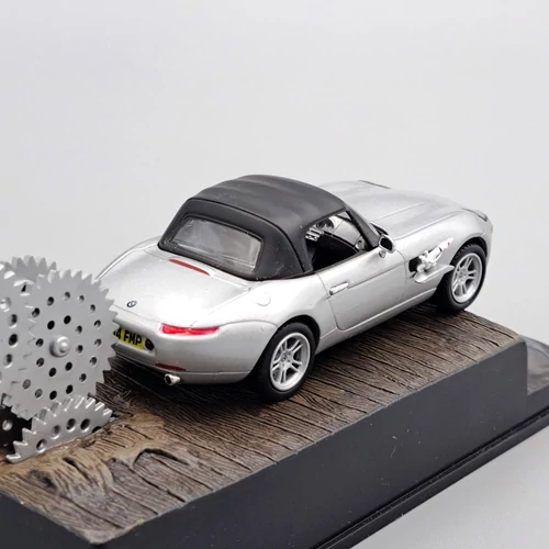 BMW Z8 1:43 James Bond-A világ nem elég modell autó