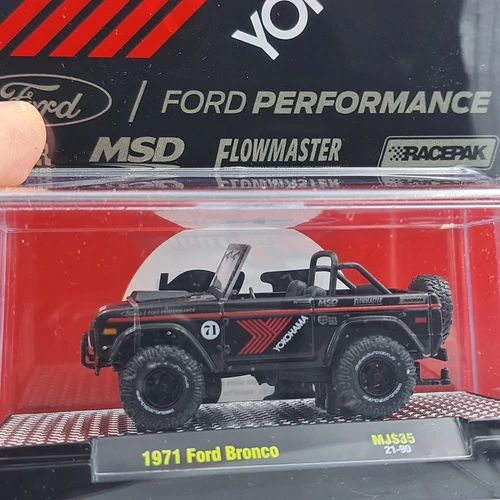 Ford Bronco 1971 1:64 Yokohama Mini GT Mijo modell autó