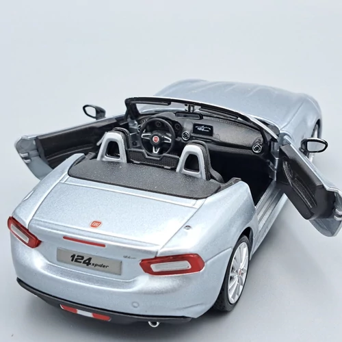 Fiat 124 Spider 1:24 Burago fém autómodell