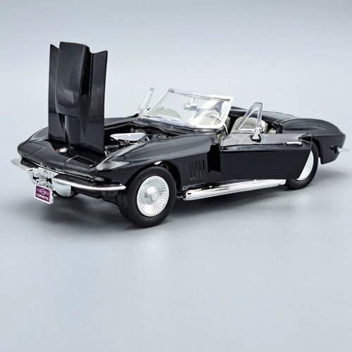 Chevrolet Corvette 1967 1:24 Motor Max fém modellautó