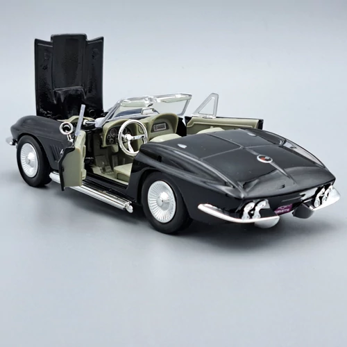 Chevrolet Corvette 1967 1:24 Motor Max fém modellautó